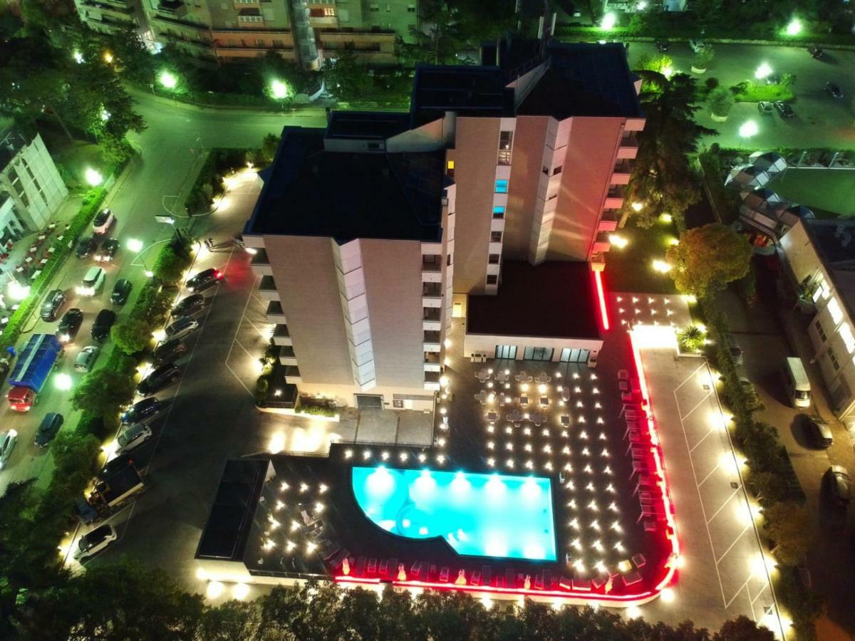 Domus Grand Hotel Rende Eksteriør bilde
